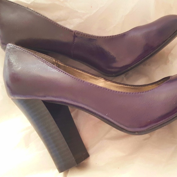 Old Navy High Heels 4" pumps Plum color size 6 - Picture 3 of 7